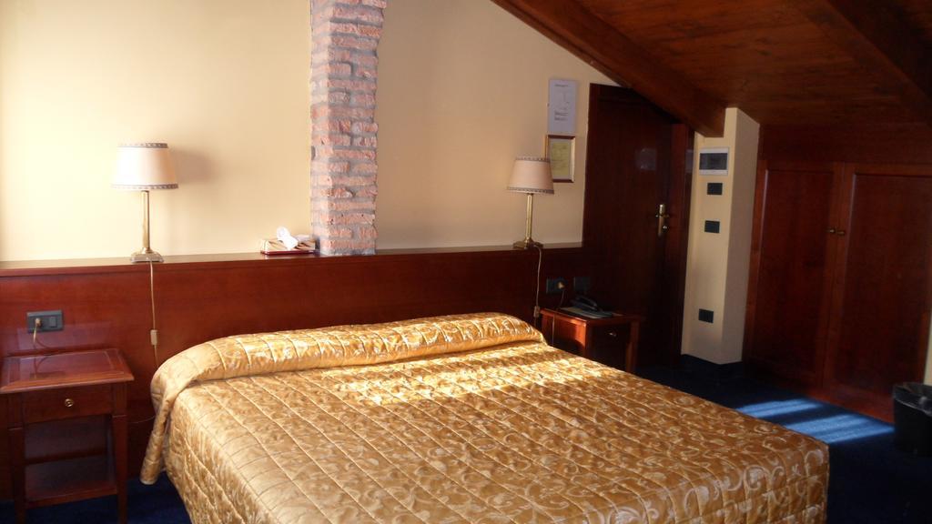bahay-panuluyan Alloggi Marinella 3*