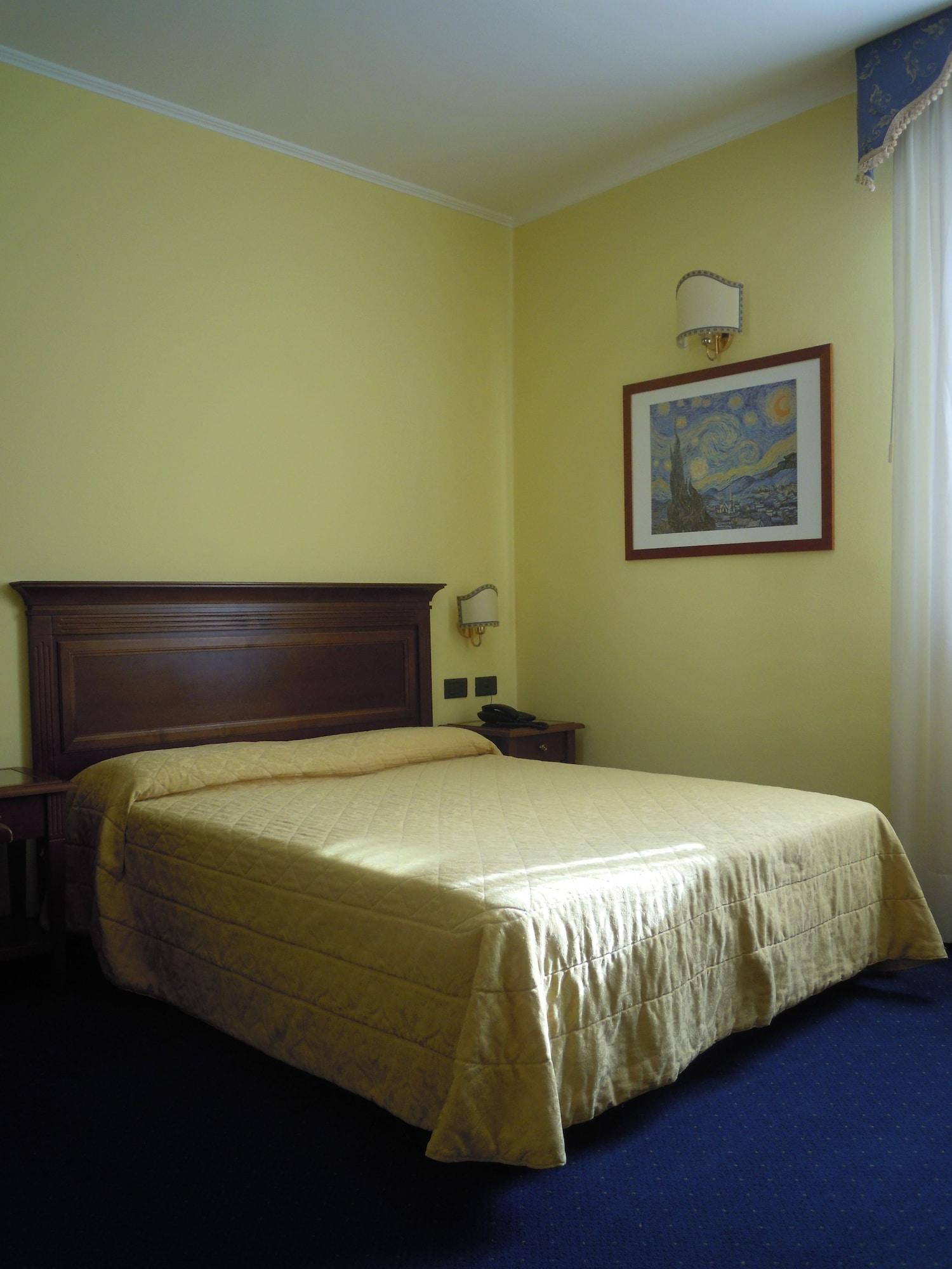 bahay-panuluyan Alloggi Marinella 3*
