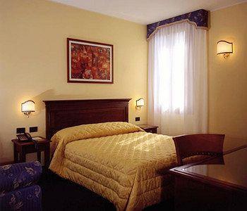 bahay-panuluyan Alloggi Marinella 3*